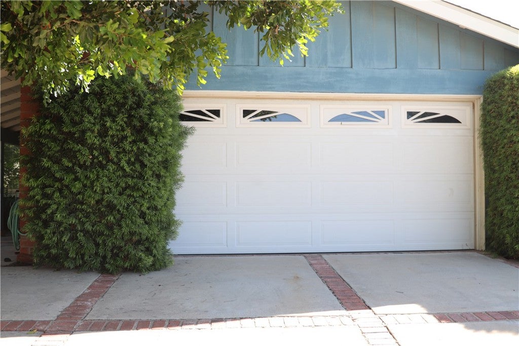 2410 Justin Avenue
