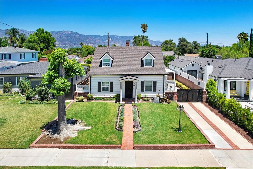 124 S Beachwood