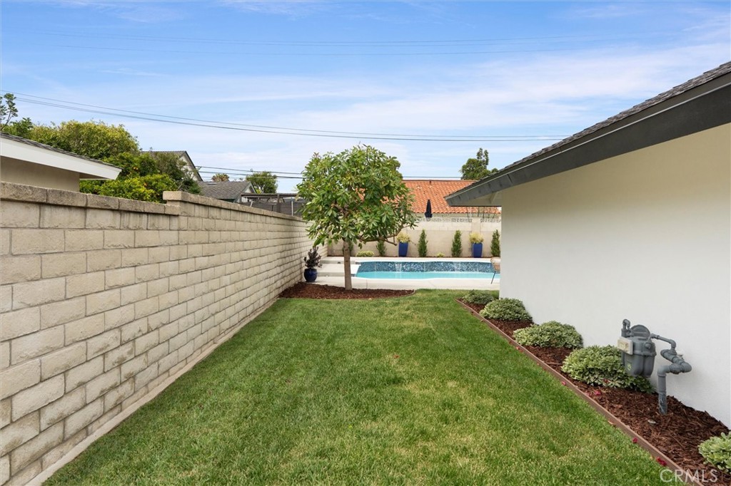 2904 Club House Road