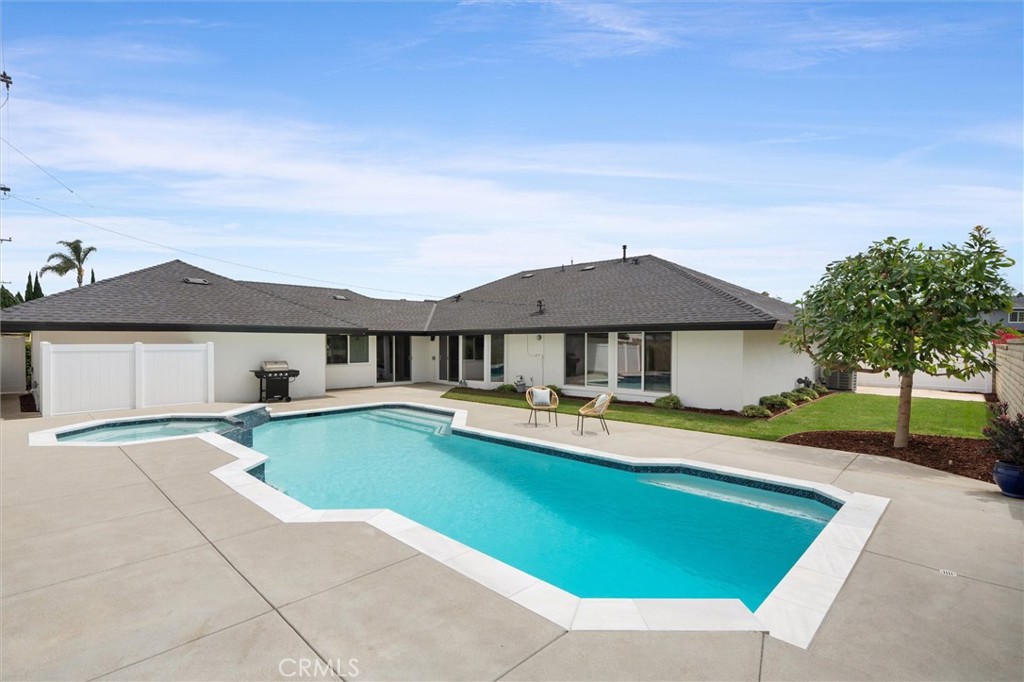 2904 Club House Road