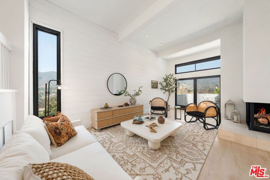 Photo of 1663 Michael Lane, Pacific Palisades, CA 90272 (MLS # 25568629)