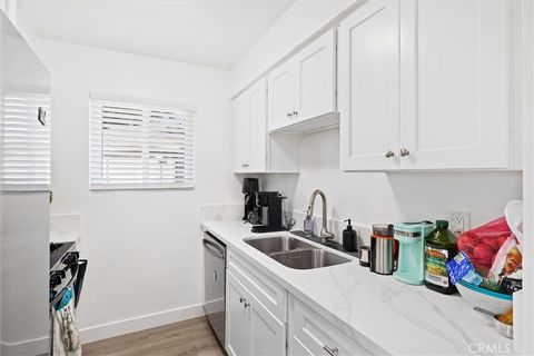 1723 Normandy D Santa Ana CA 92705