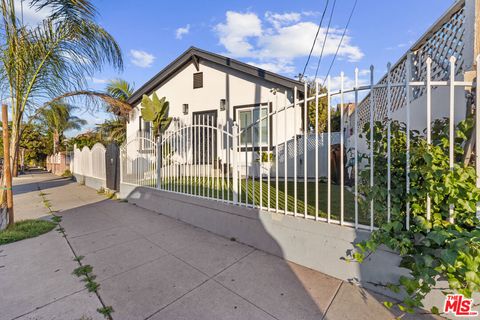 Photo of 2016 10th Avenue, Los Angeles, CA 90018 (MLS # 26651417)