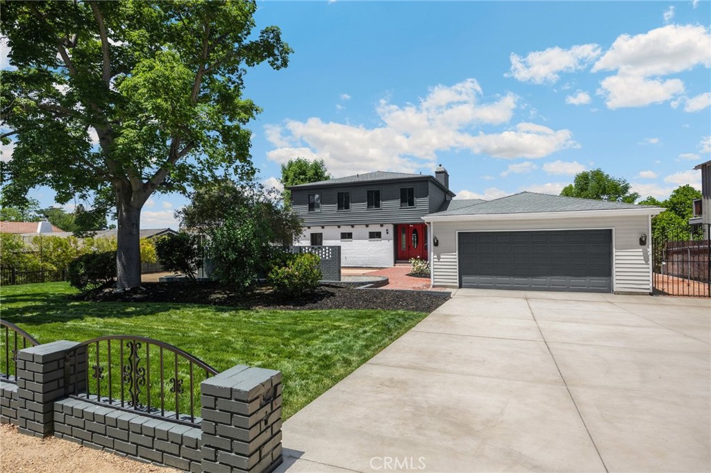 220 W Highland Avenue