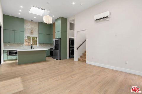 Photo of 8589 Rugby Drive, West Hollywood, CA 90069 (MLS # 25604553) Photo of 8589 Rugby Drive, West Hollywood, CA 90069 (MLS # 25604553)