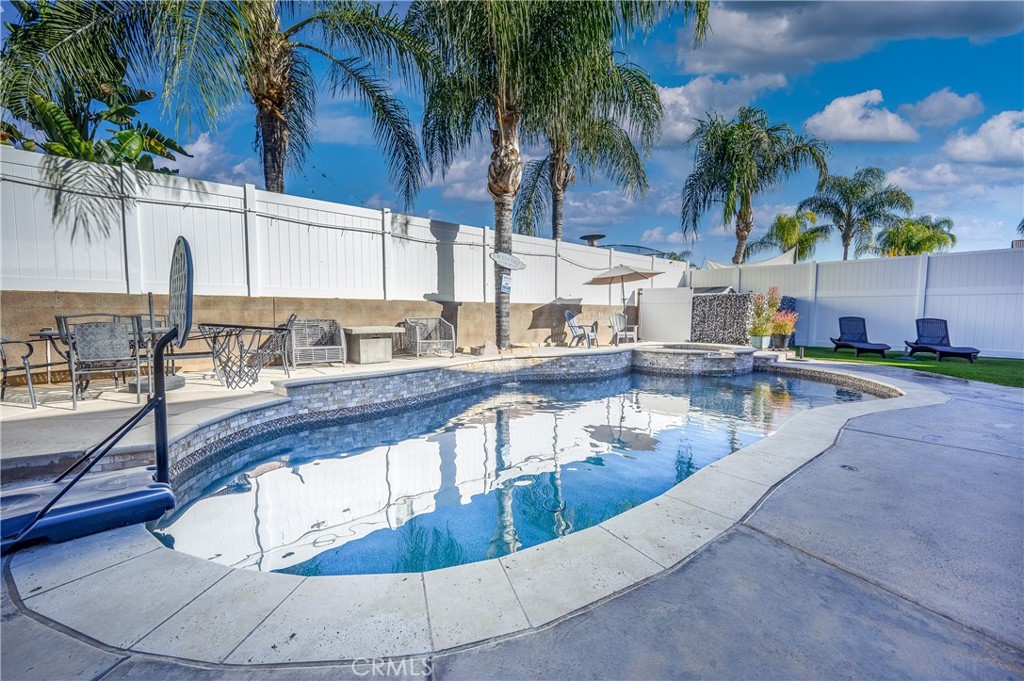 23272 Alta Oaks Drive