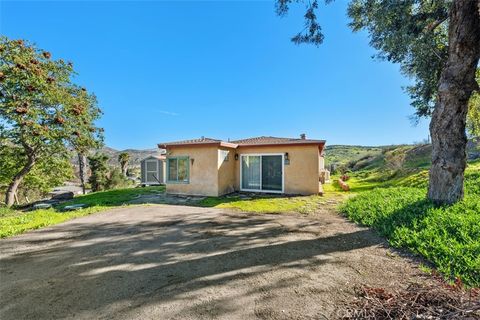 Photo of 12671 Claire Dr, Poway, CA 92064 (MLS # OC26014301)