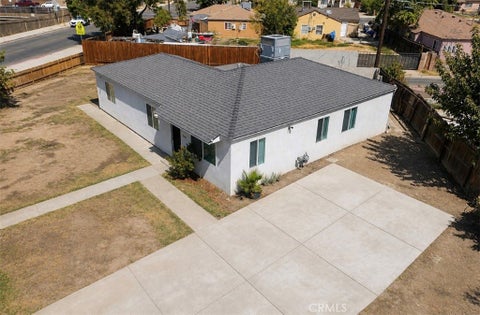 Photo of 336 T ST, Bakersfield, CA 93304 (MLS # DW26188535)