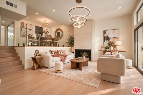 Photo of 4924 Mcconnell Avenue, Los Angeles, CA 90066 (MLS # 26997403)