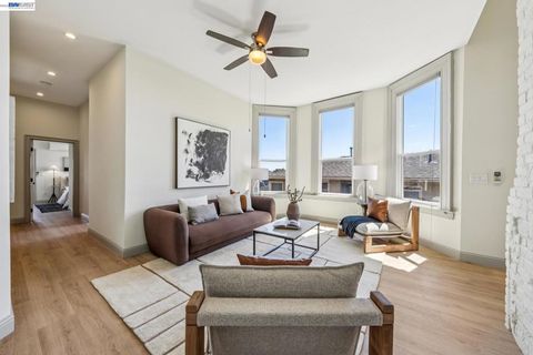 Photo of 4324 Montgomery St #B, Oakland, CA 94611 (MLS # 41141059)