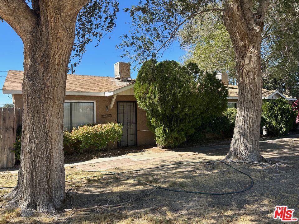 3235 E Avenue H10