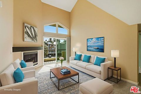 Photo of 5545 Canoga Avenue #301, Woodland Hills, CA 91367 (MLS # 26827135)