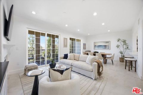 Photo of 12975 Agustin Place #335, Playa Vista, CA 90094 (MLS # 26667241)