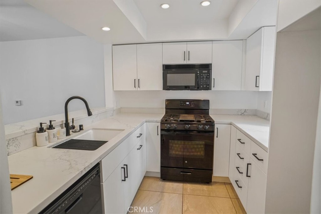 11230 Peach Grove Street 206