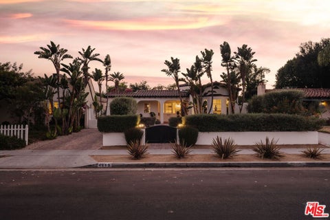 Photo of 4649 Cartwright Avenue, Toluca Lake, CA 91602 (MLS # 26985535)