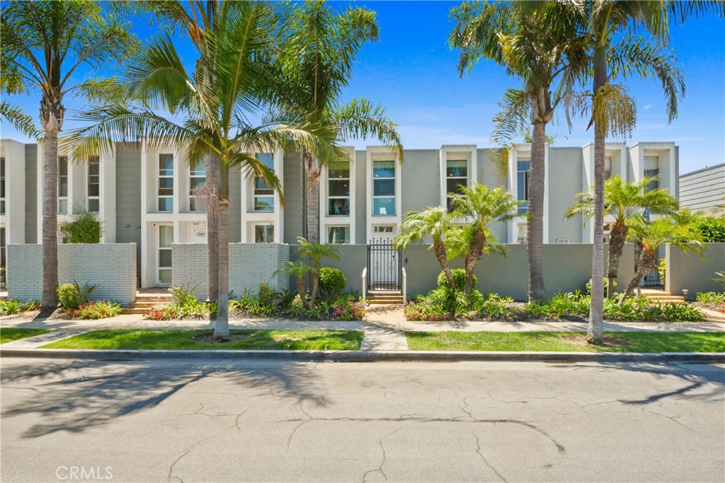 Modern Townhouse with Boat Slip at Weatherly Bay/Huntington Harbour
Live the coastal lifestyle in this beautifully updated two-story townhouse in Huntington Beach, just steps from the Bolsa Chica Wetlands and State Beach. This modern 4-bedroom, 3-bathroom home features a bright open-concept layout, upgraded finishes, and effortless indoor-outdoor flow.
The sleek, remodeled kitchen is equipped with stainless steel appliances, a wine refrigerator, and ample storage—perfect for cooking and entertaining. Thirteen-foot panoramic sliding doors open the living space to private outdoor patios, ideal for enjoying the ocean breeze.
Upstairs, a laundry closet is conveniently located near the primary bedroom, adding everyday ease. The spacious primary suite offers comfort and privacy, while additional bedrooms provide flexibility for guests or a home office.
Additional highlights include a two-car detached garage with E-smart vehicle hookups, and exclusive access to a private 32’ boat slip in Huntington Harbour—ideal for boaters and waterfront living.
Community amenities include a pool, tennis court, and dog run, making this home a perfect blend of modern luxury, coastal charm, and active lifestyle.
Don’t miss this rare opportunity to own in one of Huntington Beach’s most desirable areas.