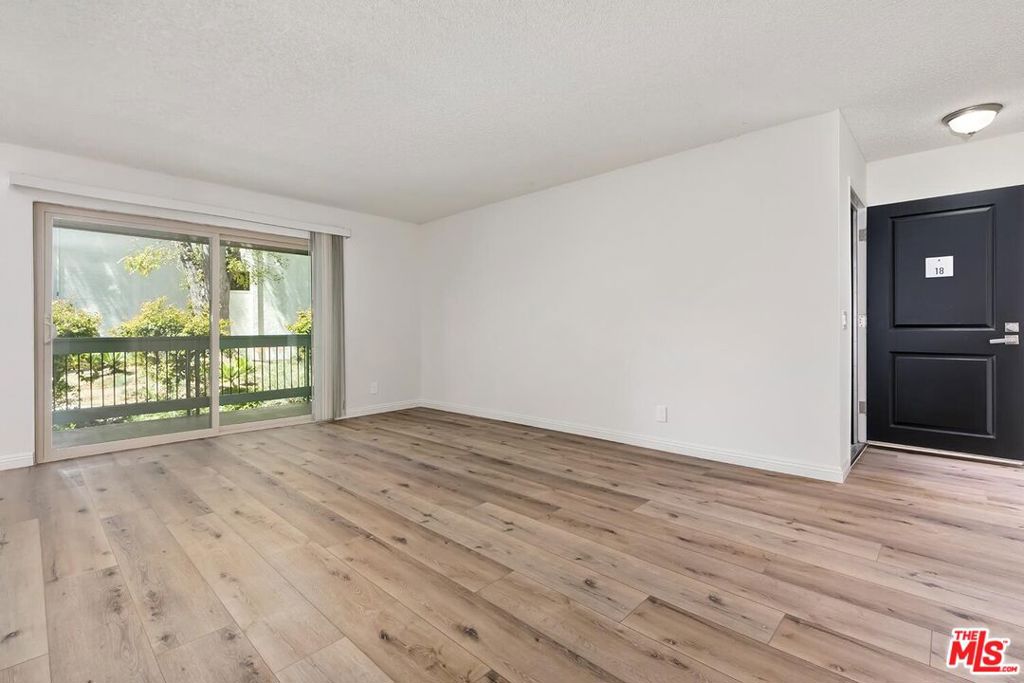 23677 Park Capri 18