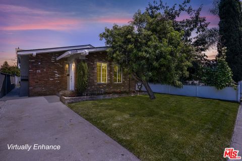 Photo of 3666 2nd Avenue, Los Angeles, CA 90018 (MLS # 26833809)