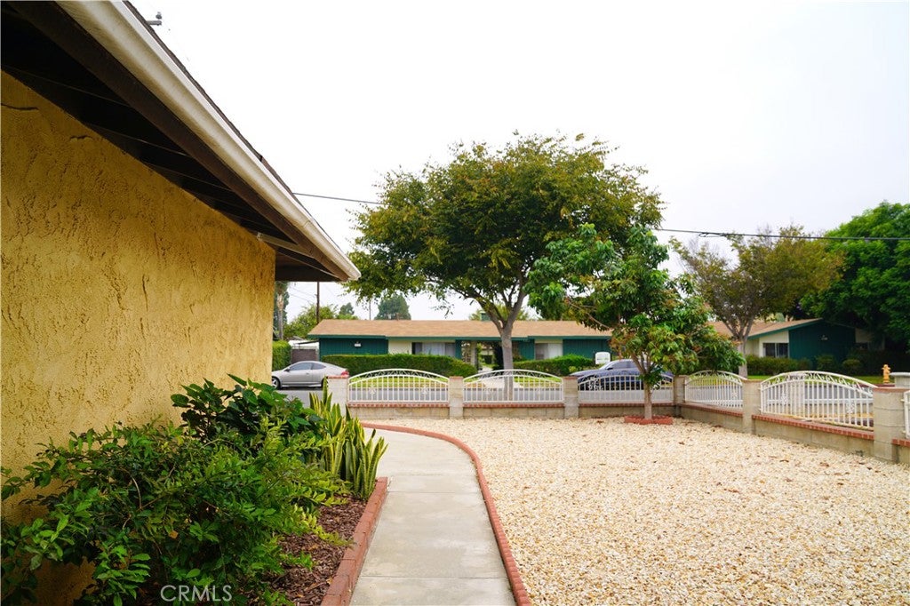 140 S Topanga