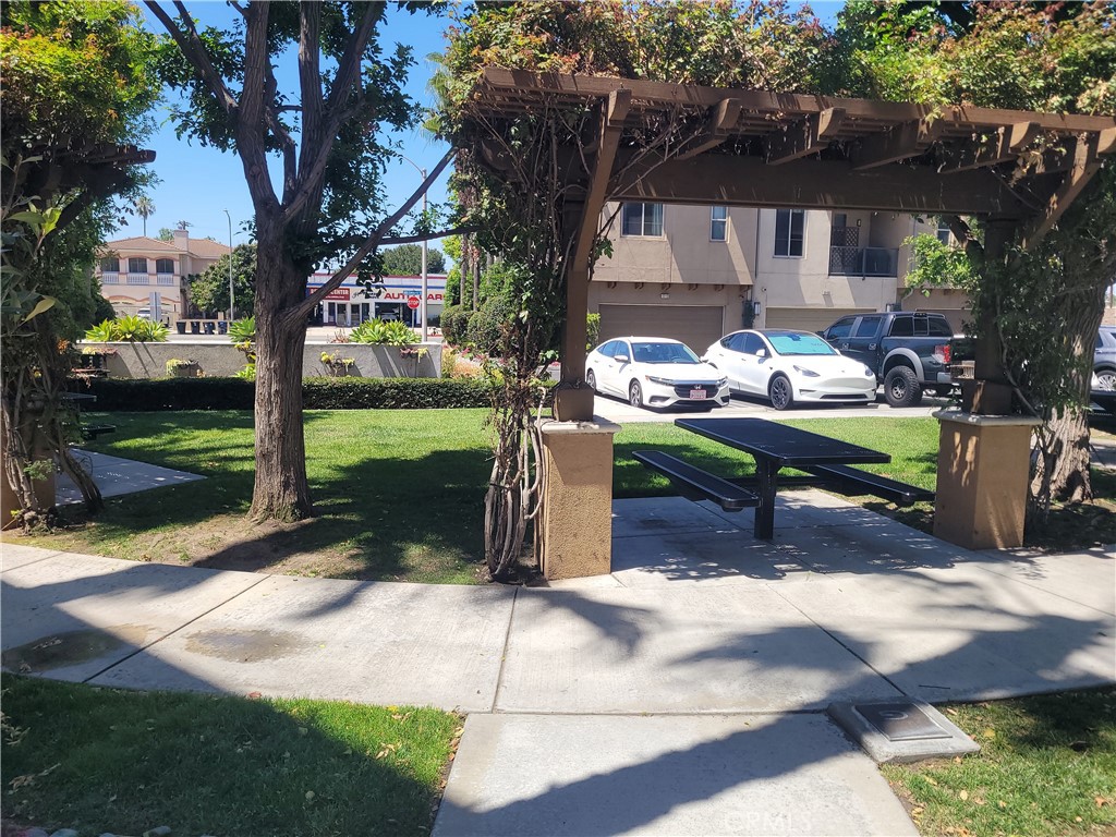 10852 Sonoma
