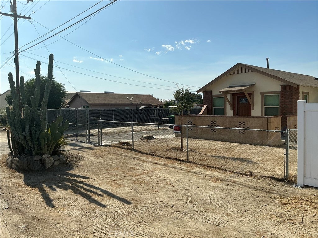 723 W 9th