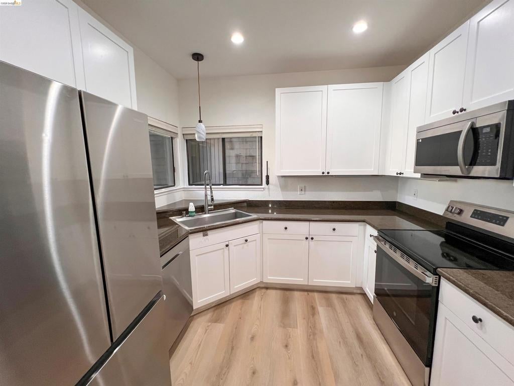 450 PINE RIDGE DR.