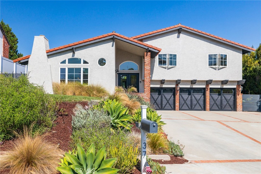 37 Moccasin Lane