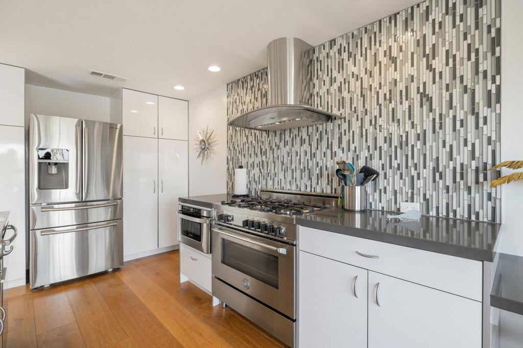 48628 Sundrop Court