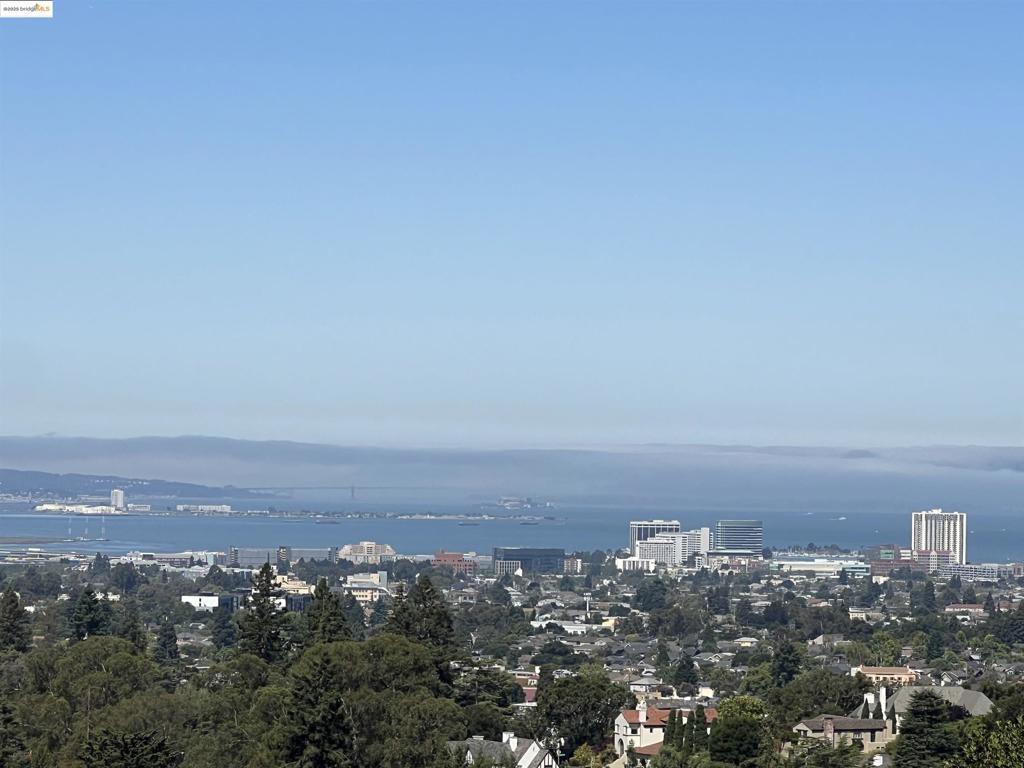 UPPER ROCKRIDGE - Land