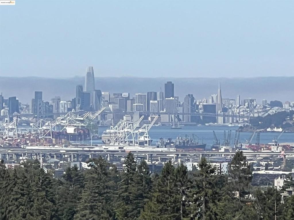 UPPER ROCKRIDGE - Land