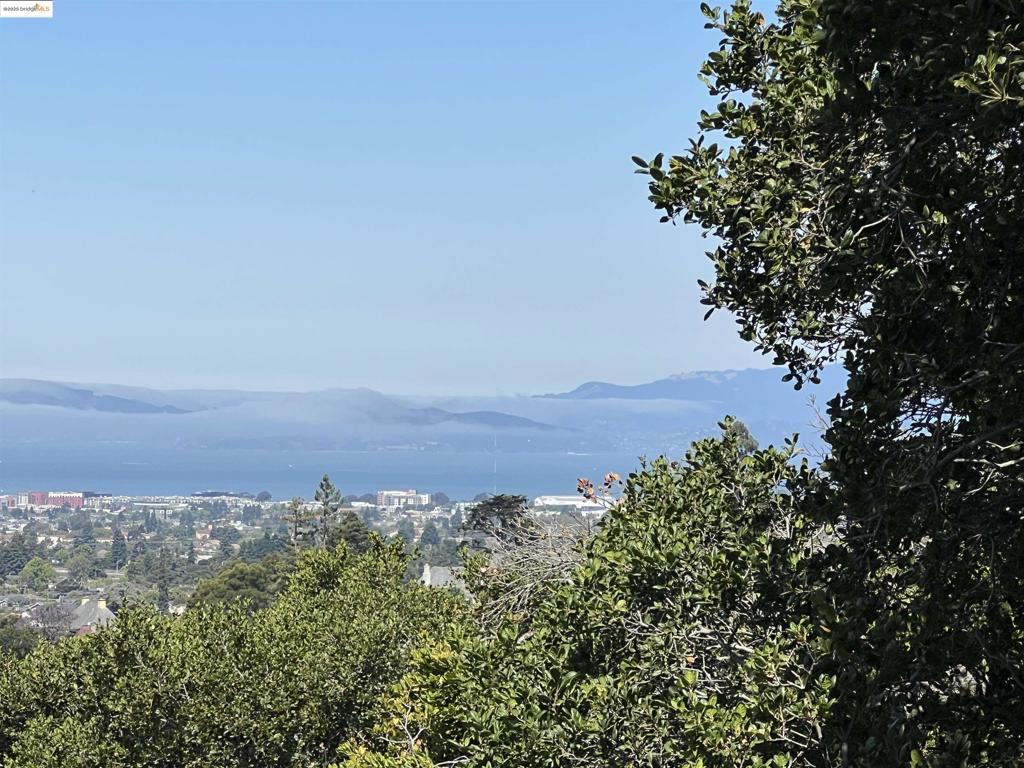 UPPER ROCKRIDGE - Land