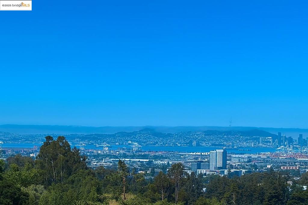 UPPER ROCKRIDGE - Land