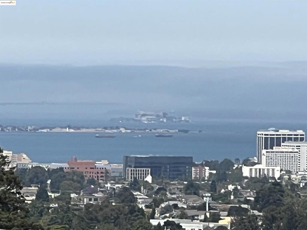 UPPER ROCKRIDGE - Land