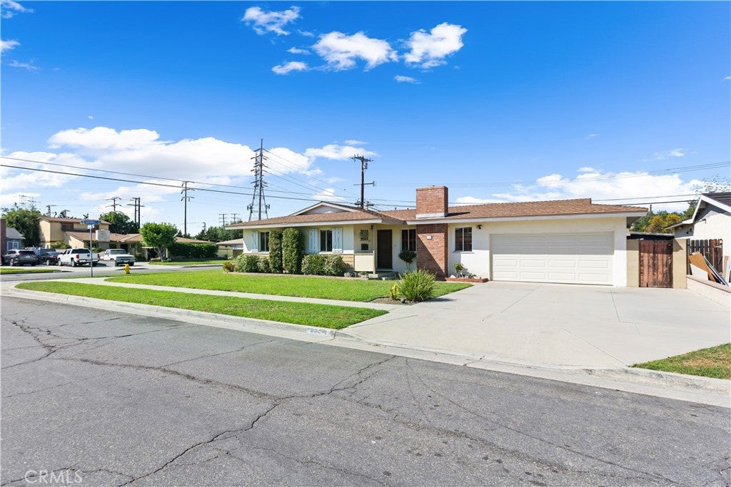 8805 Stardust Lane