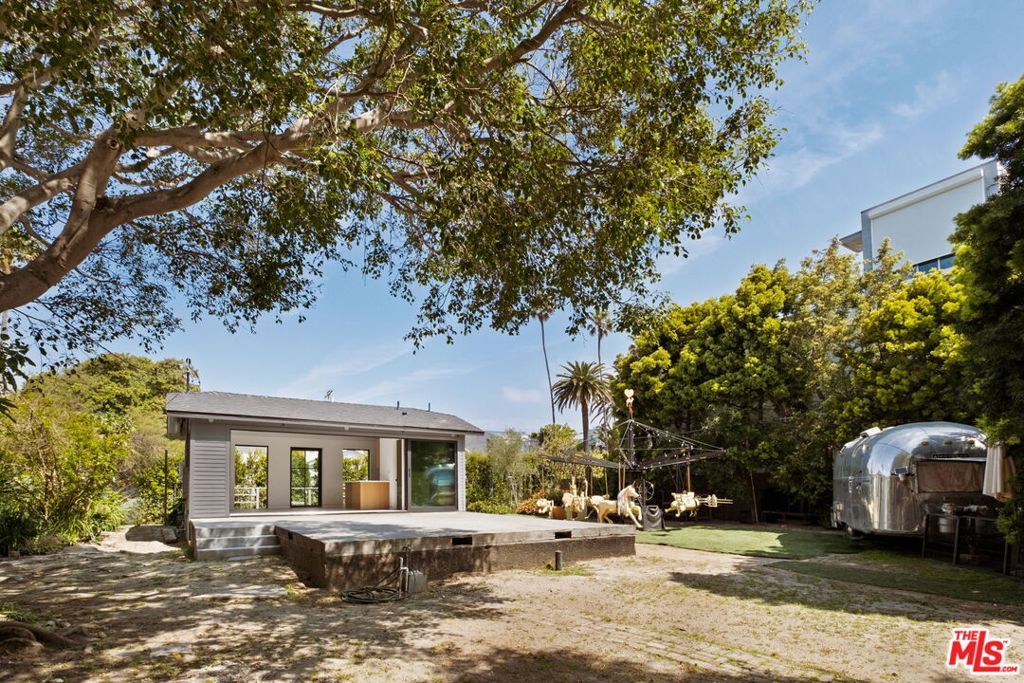 Photo of 408 Linnie Canal, Venice, CA 90291 (MLS # 25589523)