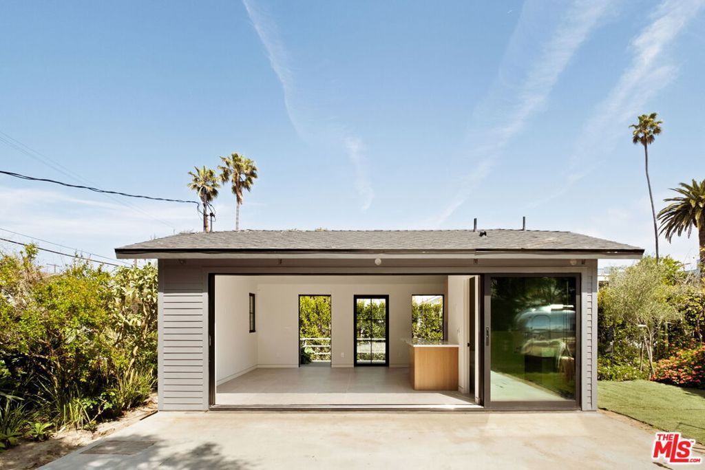 Photo of 408 Linnie Canal, Venice, CA 90291 (MLS # 25589523)