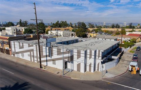 Photo of 4905 W Adams Boulevard, Los Angeles, CA 90016 (MLS # SR26043366)
