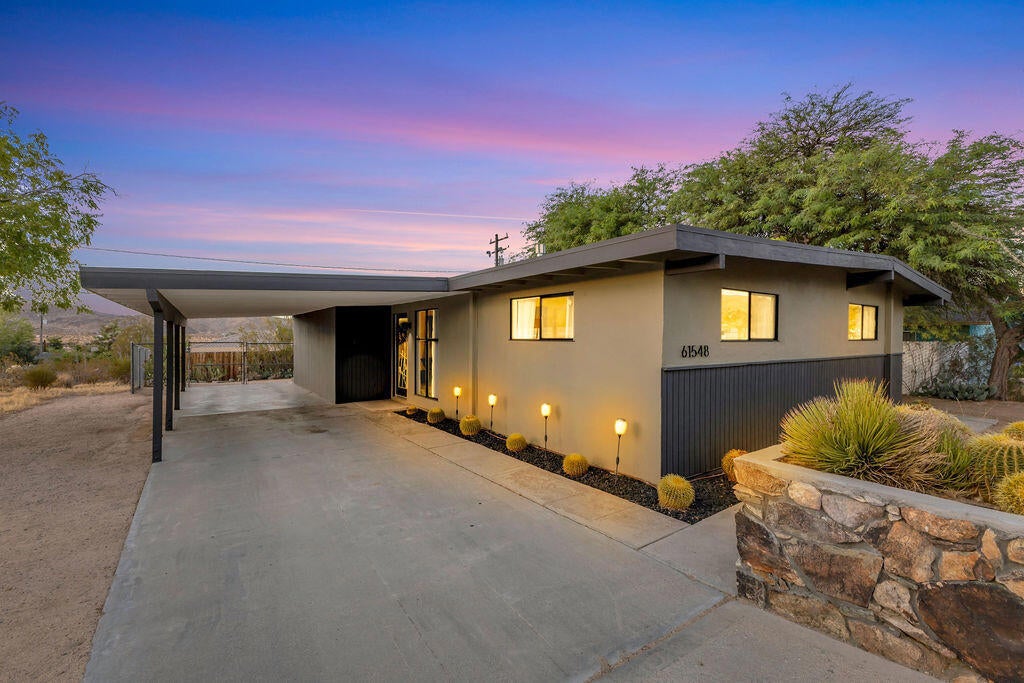 61548 Capilla Drive