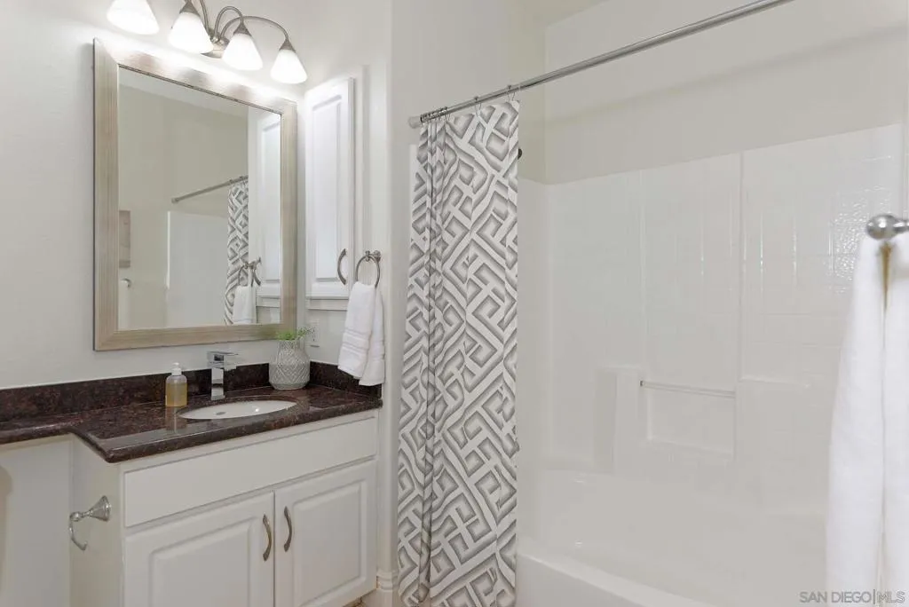 San Diego, California 92130, United States, 1 Bedroom Bedrooms, ,1 BathroomBathrooms,Residential,Active,201765