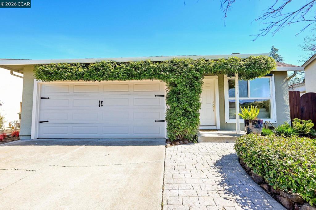 1358 1358 Swallowtail Rd