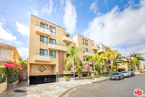 Photo of 871 Crenshaw Boulevard #406, Los Angeles, CA 90005 (MLS # 26652411)