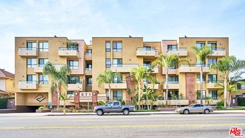 Photo of 871 Crenshaw Boulevard #406, Los Angeles, CA 90005 (MLS # 26652411)