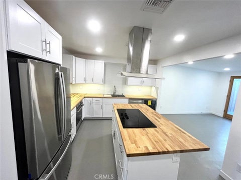 Tiny photo for 1065 Warwick AVE, Thousand Oaks, CA 91360 (MLS # OC26191951)