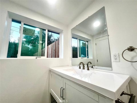Tiny photo for 1065 Warwick AVE, Thousand Oaks, CA 91360 (MLS # OC26191951)
