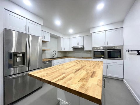 Tiny photo for 1065 Warwick AVE, Thousand Oaks, CA 91360 (MLS # OC26191951)