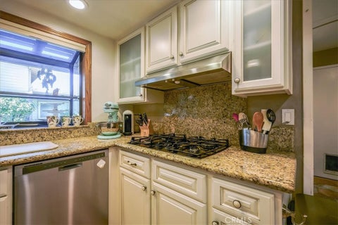 Tiny photo for 712 Via Zapata, Riverside, CA 92507 (MLS # IV26225614)