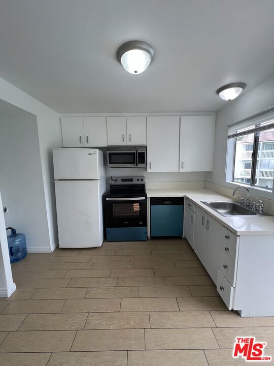 233 S Ventura Road 141