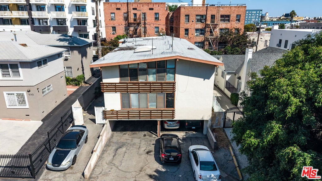 736 Gramercy Drive