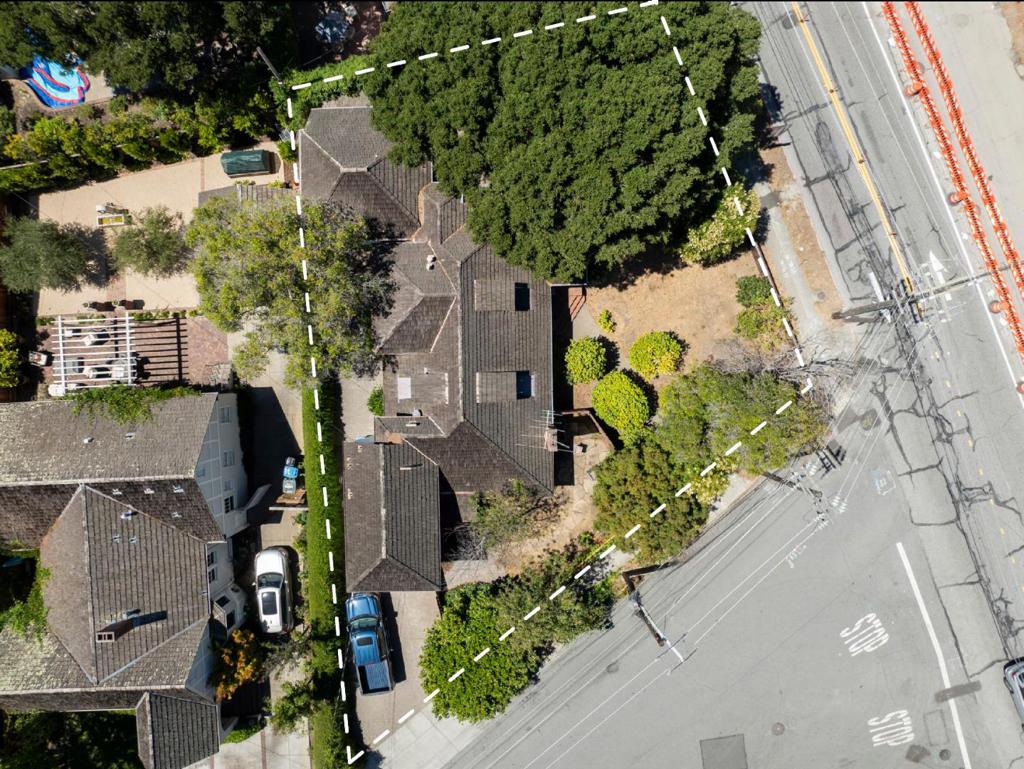 4 Warren Road