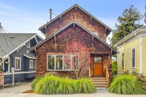 Photo of 6445 6445 Irwin Ct Ct, Oakland, CA 94609 (MLS # 41124266)